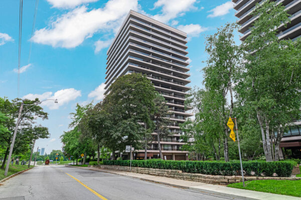 10-Avoca-Avenue-#704-705-Toronto-Web-Salisbury-4