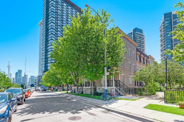 30-Western-Battery-Road-#343-Toronto-Web-Salisbury-1