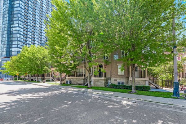 30-Western-Battery-Road-#343-Toronto-Web-Salisbury-2