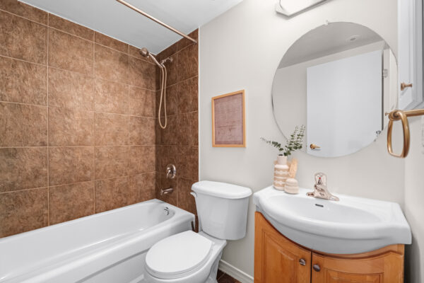 30-Western-Battery-Road-#343-Toronto-Web-Salisbury-25