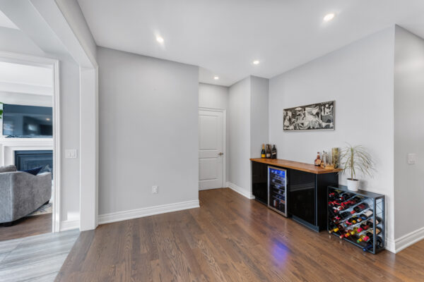 33-Mondial-Crescent-East-Gwillimbury-Web-Salisbury-17