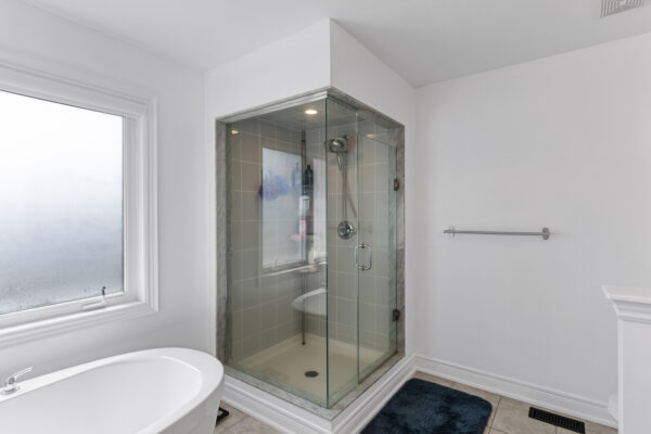 33-Mondial-Crescent-East-Gwillimbury-Web-Salisbury-44