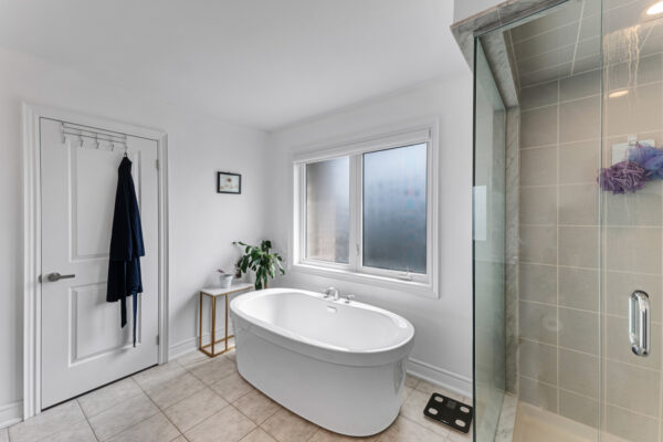 33-Mondial-Crescent-East-Gwillimbury-Web-Salisbury-45