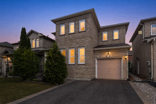 37-Redfinch-Crescent-Vaughan-Twilight-Web-Salisbury-2