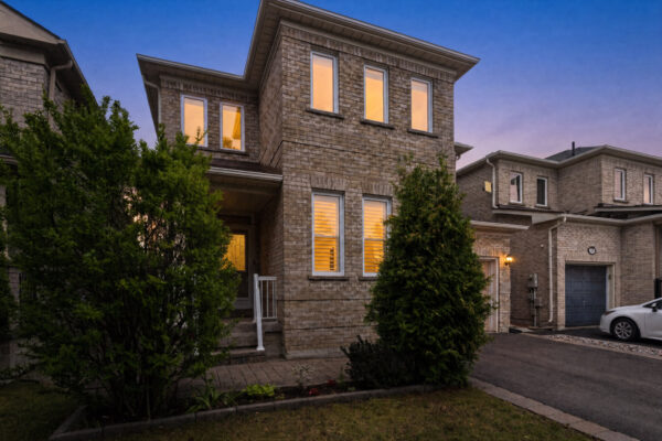 37-Redfinch-Crescent-Vaughan-Twilight-Web-Salisbury-3