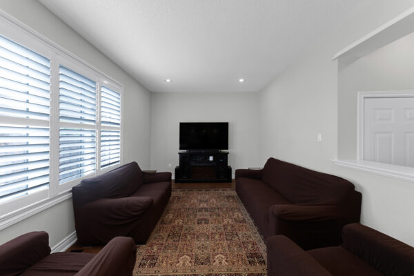 37-Redfinch-Crescent-Vaughan-Web-Salisbury-24