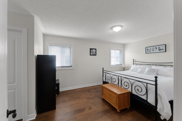 37-Redfinch-Crescent-Vaughan-Web-Salisbury-34