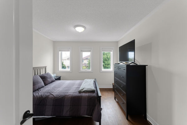 37-Redfinch-Crescent-Vaughan-Web-Salisbury-45
