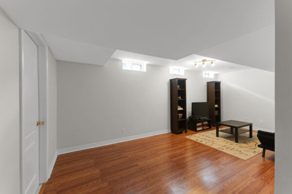37-Redfinch-Crescent-Vaughan-Web-Salisbury-51