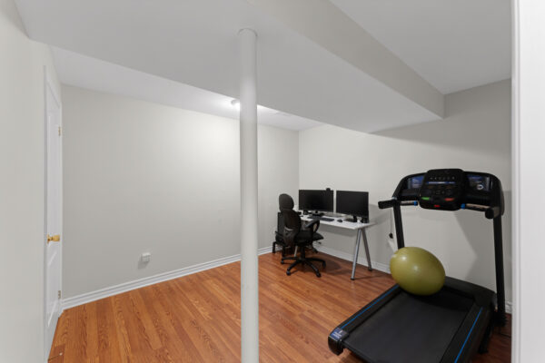 37-Redfinch-Crescent-Vaughan-Web-Salisbury-57