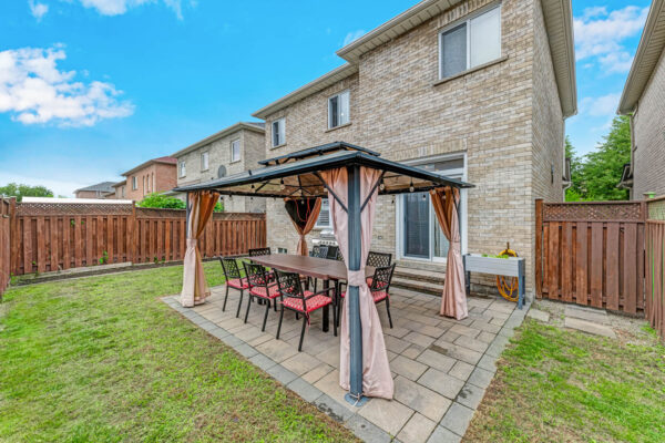 37-Redfinch-Crescent-Vaughan-Web-Salisbury-60