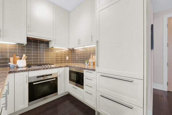 39-Queens-Quay-East-#337-Toronto-Web-Salisbury-12
