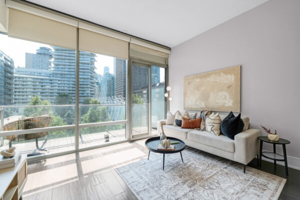 39-Queens-Quay-East-#337-Toronto-Web-Salisbury-17