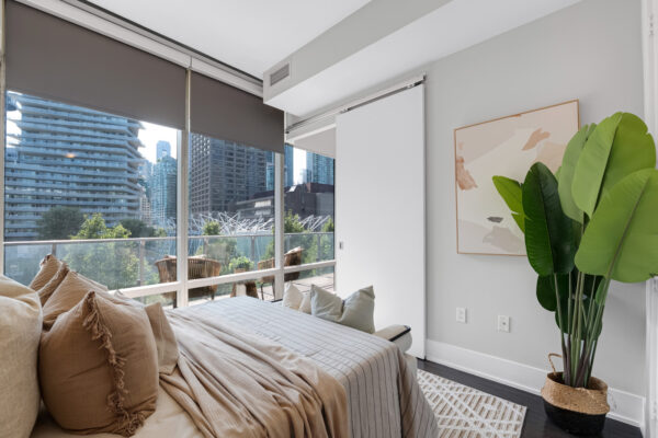 39-Queens-Quay-East-#337-Toronto-Web-Salisbury-24
