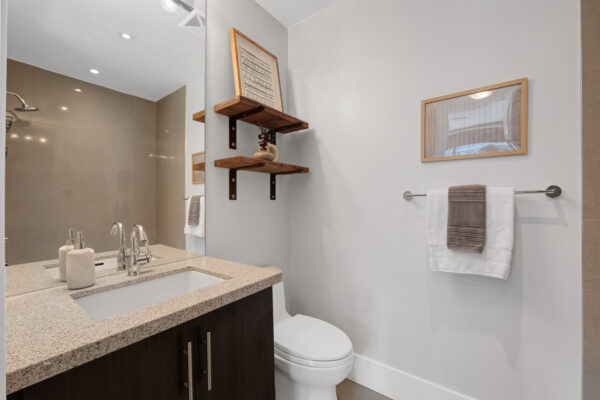 39-Queens-Quay-East-#337-Toronto-Web-Salisbury-25