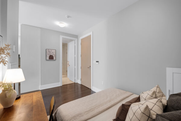 39-Queens-Quay-East-#337-Toronto-Web-Salisbury-29