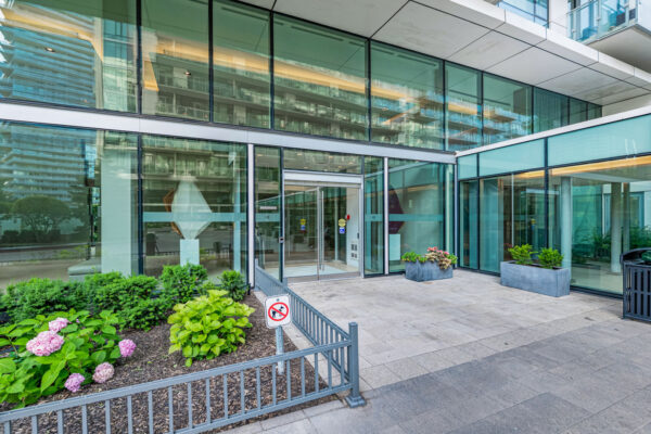 39-Queens-Quay-East-#337-Toronto-Web-Salisbury-3