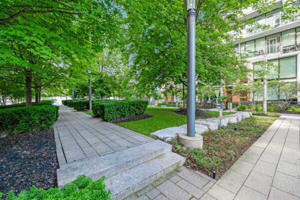 39-Queens-Quay-East-#337-Toronto-Web-Salisbury-39