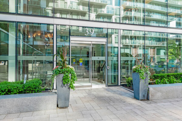 39-Queens-Quay-East-#337-Toronto-Web-Salisbury-4