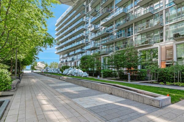 39-Queens-Quay-East-#337-Toronto-Web-Salisbury-46