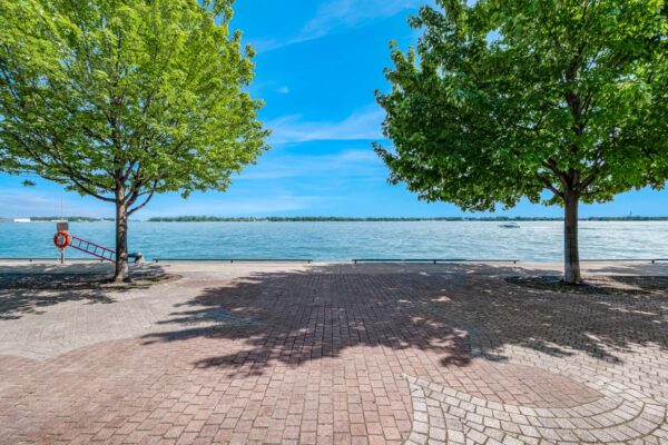 39-Queens-Quay-East-#337-Toronto-Web-Salisbury-52
