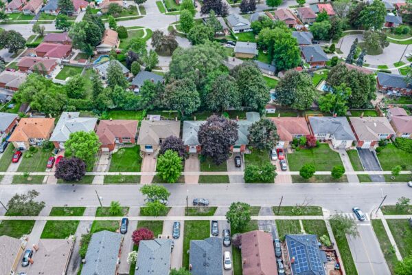 39-Wantanopa-Crescent-Toronto-Web-Salisbury-1