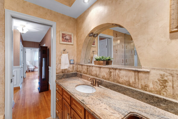 39-Wantanopa-Crescent-Toronto-Web-Salisbury-34