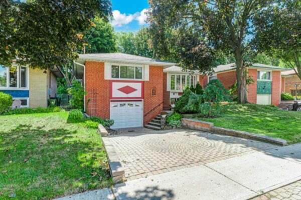 39-Wantanopa-Crescent-Toronto-Web-Salisbury-9