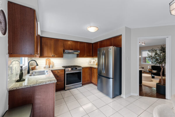 478-Heddle-Crescent-Newmarket-Web-Salisbury-14
