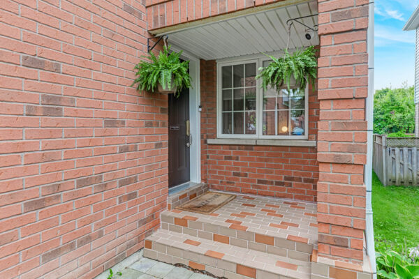 478-Heddle-Crescent-Newmarket-Web-Salisbury-5