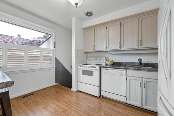 50-Celeste-Drive-Toronto-Web-Salisbury-19