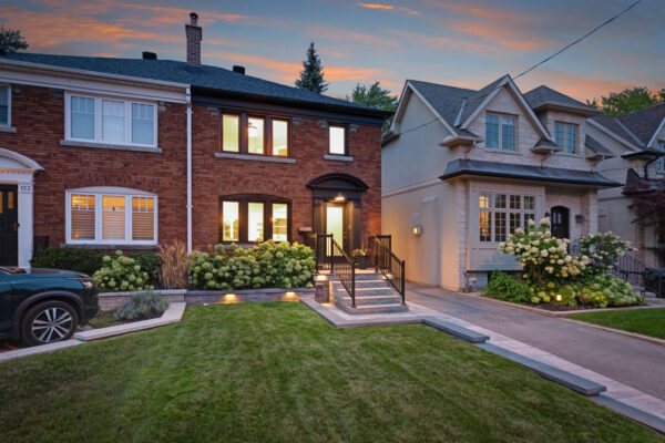 124-Donlea-Drive-Toronto-Twilight-Web-Salisbury-2