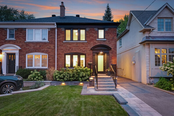 124-Donlea-Drive-Toronto-Twilight-Web-Salisbury-3