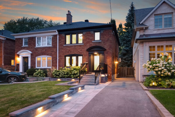 124-Donlea-Drive-Toronto-Twilight-Web-Salisbury-4