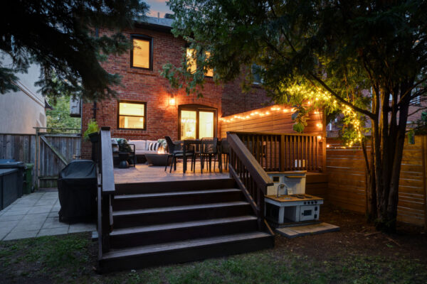 124-Donlea-Drive-Toronto-Twilight-Web-Salisbury-6