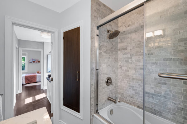 39-Brentcliffe-Road-Toronto-Web-Salisbury-39