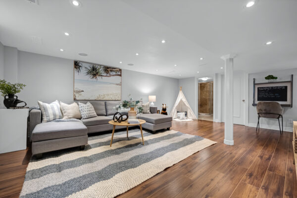 39-Brentcliffe-Road-Toronto-Web-Salisbury-43