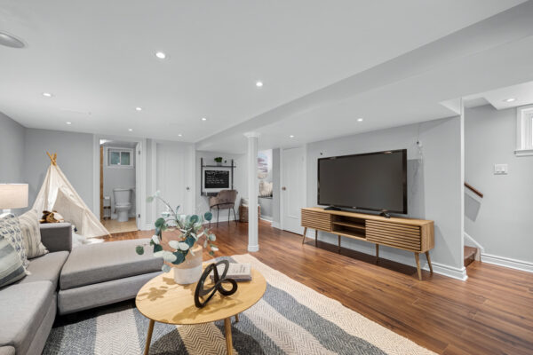 39-Brentcliffe-Road-Toronto-Web-Salisbury-44