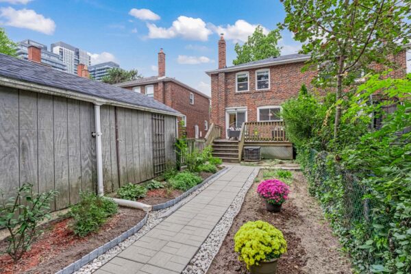 39-Brentcliffe-Road-Toronto-Web-Salisbury-57