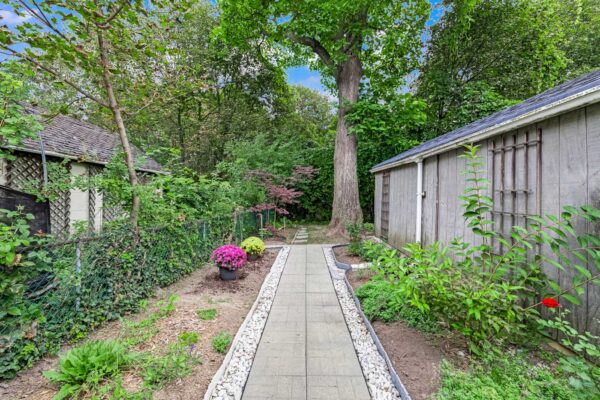 39-Brentcliffe-Road-Toronto-Web-Salisbury-62