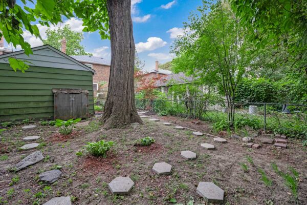 39-Brentcliffe-Road-Toronto-Web-Salisbury-67