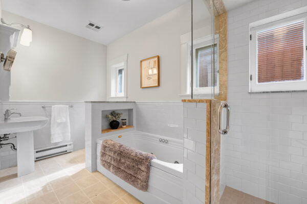 5-Jean-Street-Toronto-Web-Salisbury-43