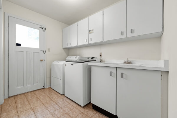 54-Ambrose-Road-Toronto-Web-Salisbury-35