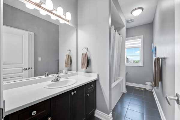 56-Walter-Tunny-Crescent-East-Gwillimbury-Web-Salisbury-51