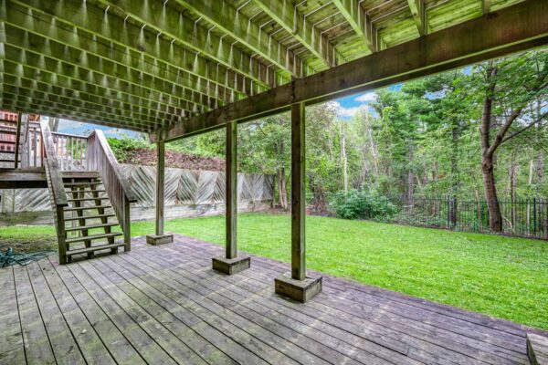 88-Garnier-Court-Toronto-Web-Salisbury-101
