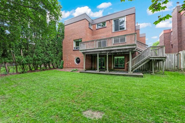 88-Garnier-Court-Toronto-Web-Salisbury-103