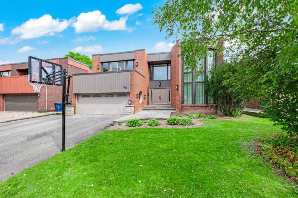 88-Garnier-Court-Toronto-Web-Salisbury-3