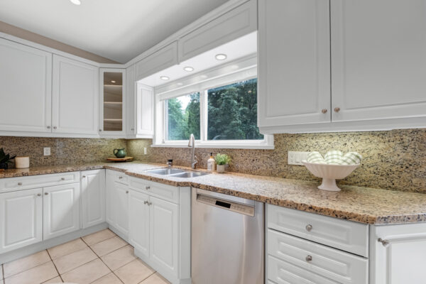 88-Garnier-Court-Toronto-Web-Salisbury-33