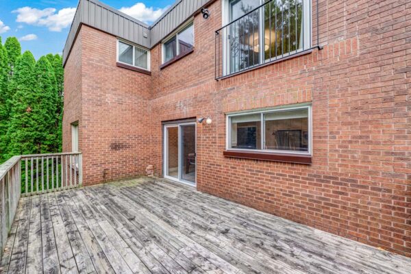88-Garnier-Court-Toronto-Web-Salisbury-37