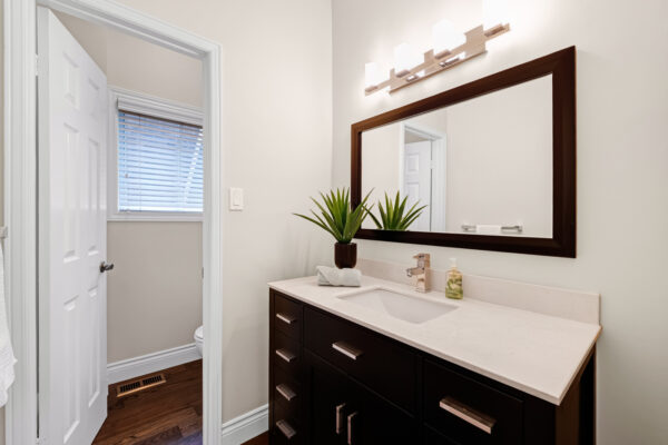88-Garnier-Court-Toronto-Web-Salisbury-46